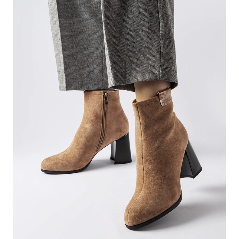 Bottines élégantes beiges de Serbadone 1