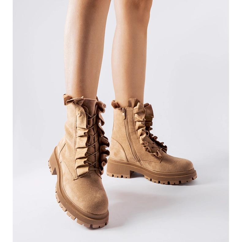 Bottines beiges à volants, éco-daim Sterpito 1