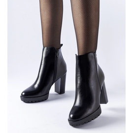 Bottes isolées noires à talons hauts de Mulini le noir 1