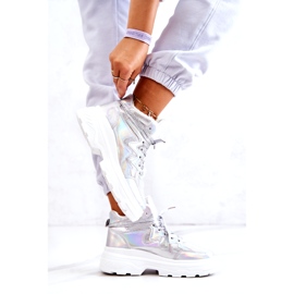 Chaussures de sport isolées en argent pour femmes 4