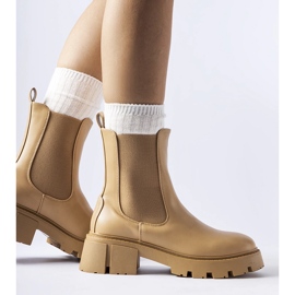 Bottines à enfiler classiques isolées beiges par Laives 2