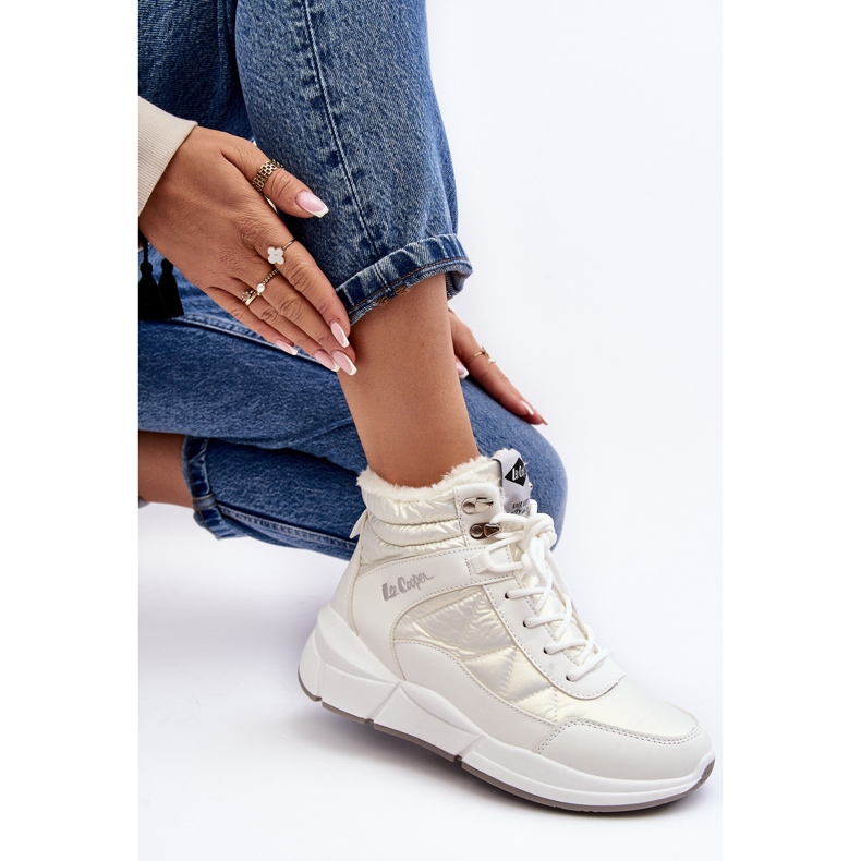 Bottes isolées pour femmes sur la plateforme Lee Cooper LCJ-23-44-1983L blanc 1