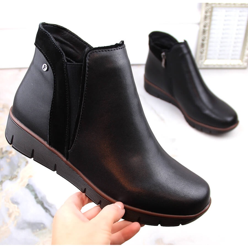 Bottines compensées isolées en cuir pour femme noires Filippo DBT4781 le noir 1