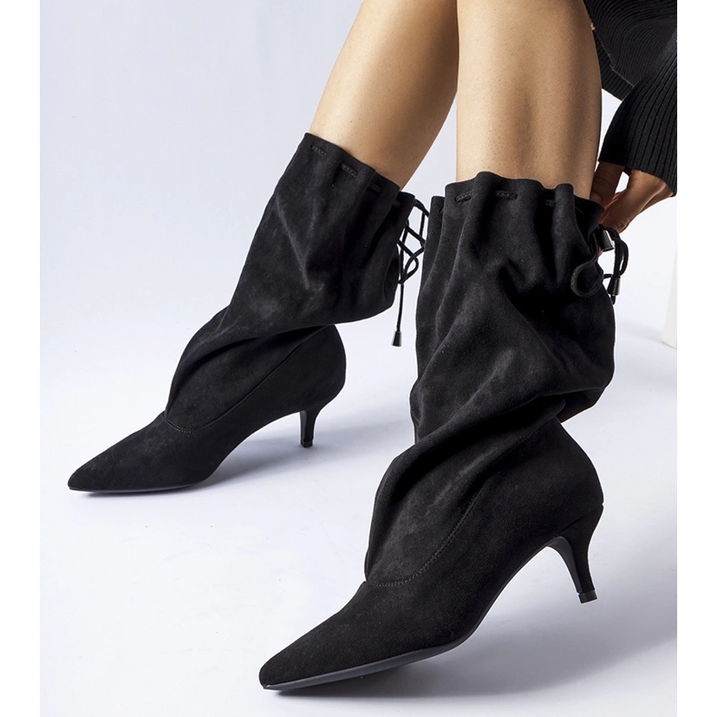 Bottines à enfiler en éco-daim en daim noir à talon haut le noir 1