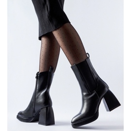 Bottines isolées noires sur un énorme talon Adamo le noir 3