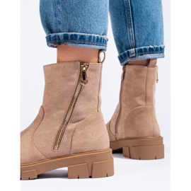 Bottines en daim beige avec fermeture éclair décorative par Vinceza 2