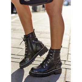 S.Barski Travailleurs isolés avec chaînes, noir 1