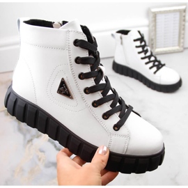Bottines en cuir blanc pour femme sur la plateforme par Filippo DBT4146 blanche 1