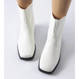 Bottines isolées blanches à bout carré Bel 1