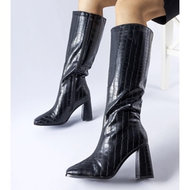Bottes à talons hauts isolées noires par Ferruccio 1