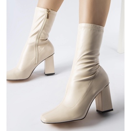Bottines beiges d'Upland 1