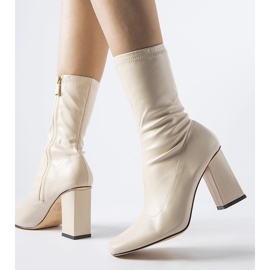 Bottines beiges d'Upland 2