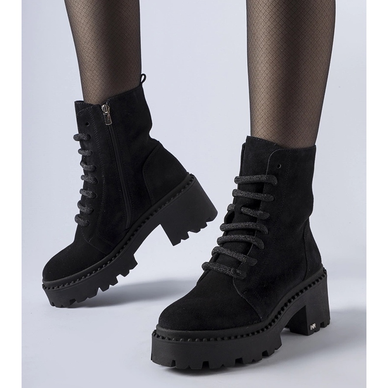 Bottes isolées noires avec post Karino le noir 1
