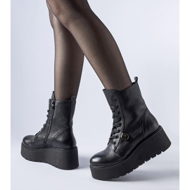 Bottines en cuir noir sur la plateforme Karino 1