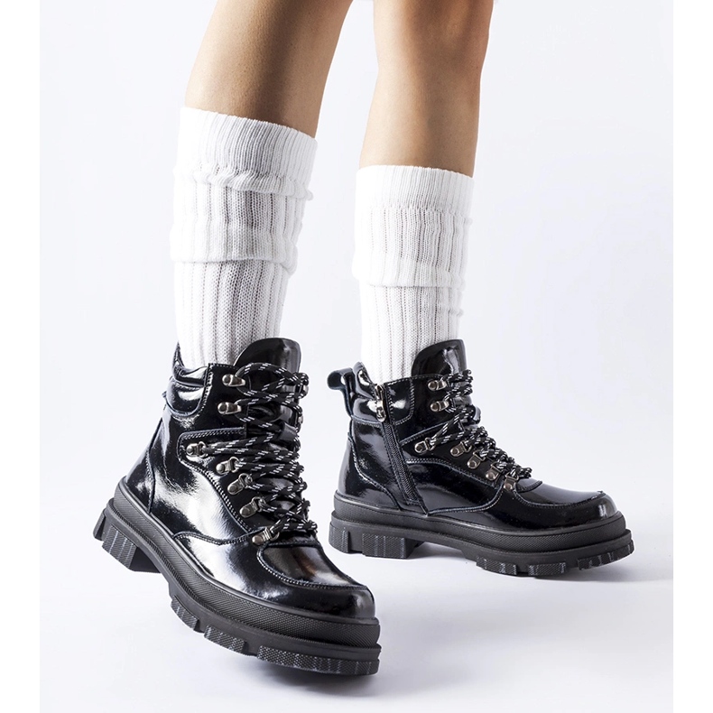 Bottines vernies noires de Richards le noir 1 Bottines vernies noires de Richards le noir 1