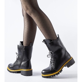 Bottes de travail noires avec décoration Elisabetta jaune le noir 2