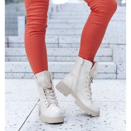 Bottines beiges avec perles décoratives Accadia 1