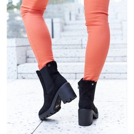 Bottines isolées noires en éco-daim par Caio le noir 2