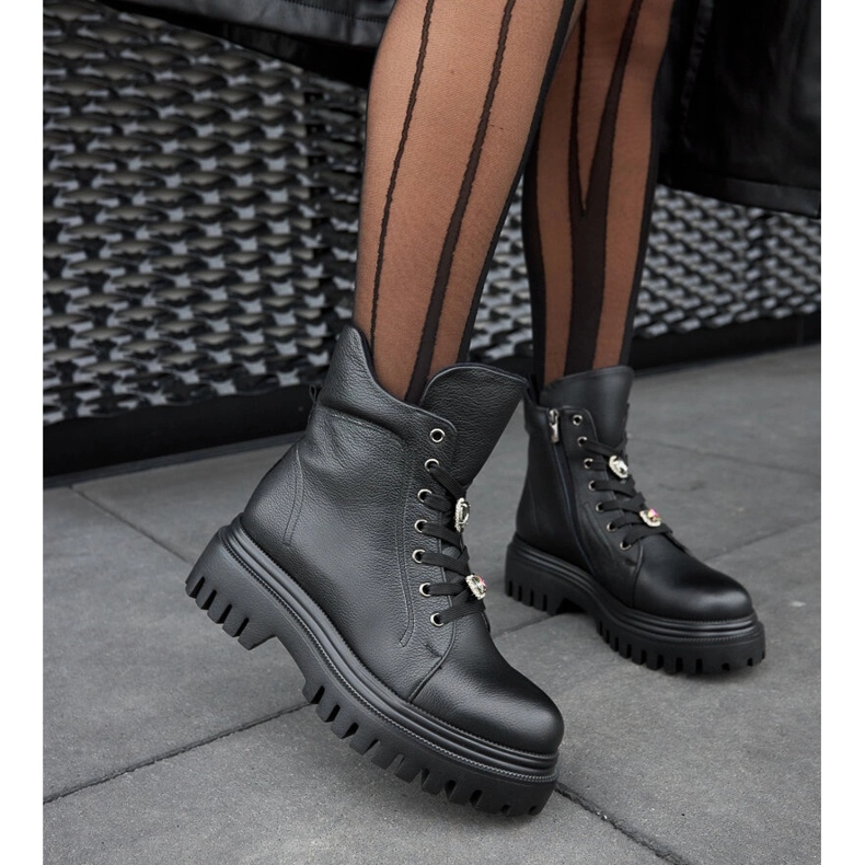 Bottes isolées en cuir noir Karino le noir 1