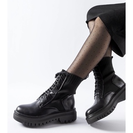 Ouvriers de chaussettes massives noires de Perticara 1