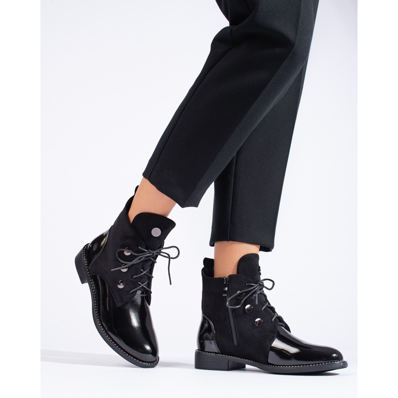 Bottines à lacets femme à talon plat le noir 1