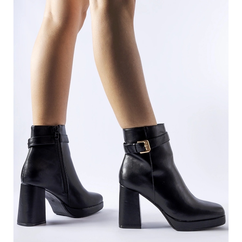 Bottines à talons hauts Caio classiques isolées noires le noir 1