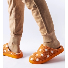 Chaussons chauds orange à pois blancs 1 Chaussons chauds orange à pois blancs 1