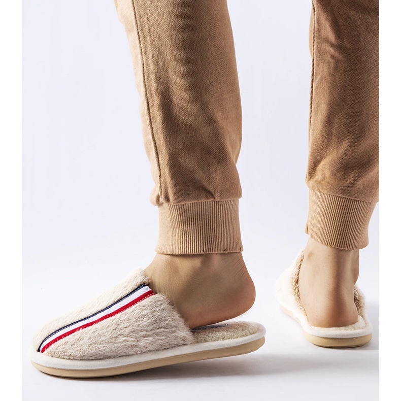 Chaussons beiges 1