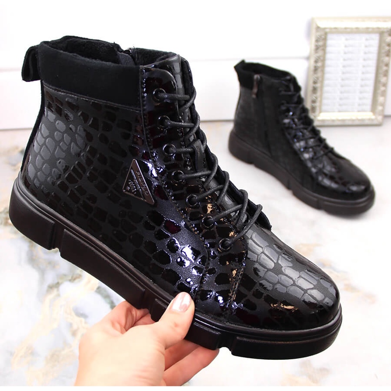 Bottes en cuir isolées noires pour femmes sur la plateforme par Filippo DBT4767 le noir 1