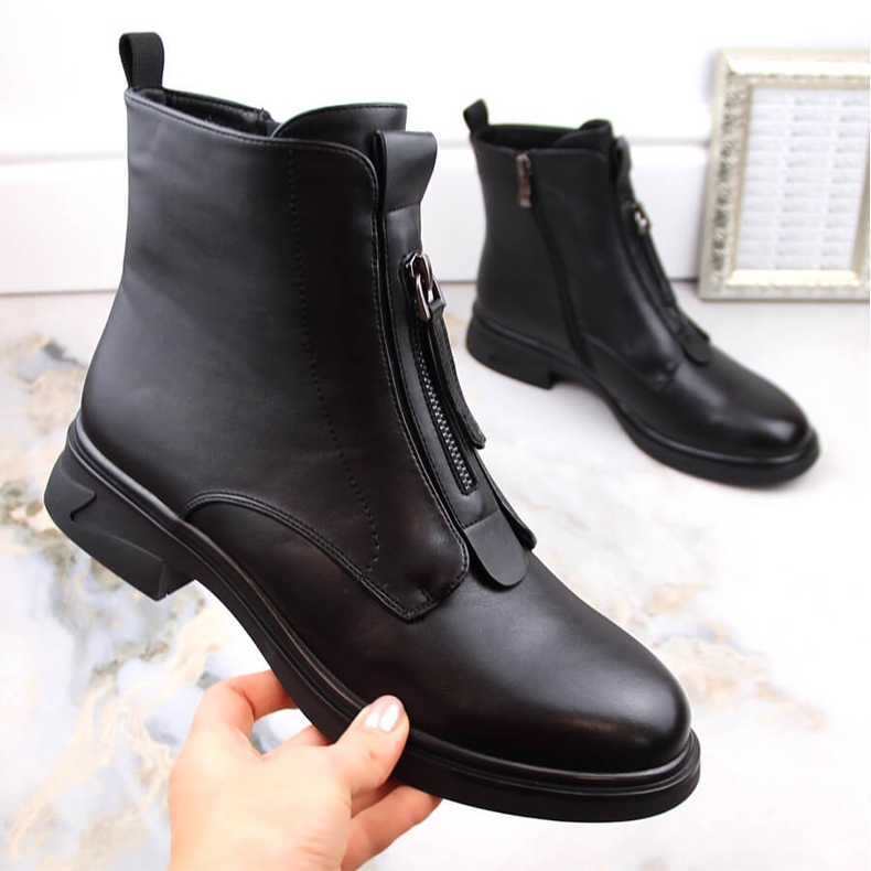 Bottines femme à talons plats avec fermeture éclair, isolées noires Filippo DBT4848 le noir 1