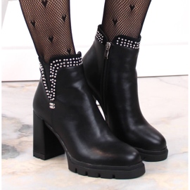 Bottines femme à talons hauts avec rivets noirs isolés, Filippo DBT4838 le noir 7