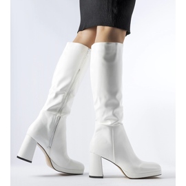 Bottines blanches à bout carré 1