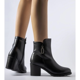 Bottines isolées noires Ubalda le noir 1