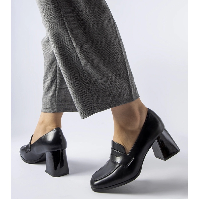 Escarpins noirs à talon Beroide verni le noir 1