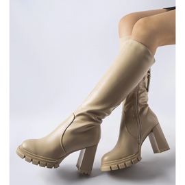 Bottes longues chaudes à talons hauts beiges 1