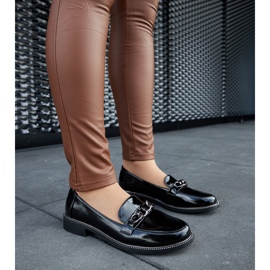 Mocassins vernis noirs avec boucle 1