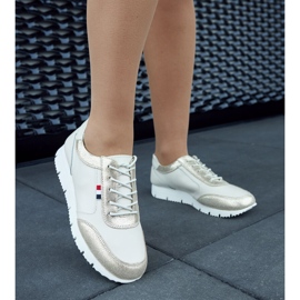 Baskets femme en cuir beige Adelfo 1