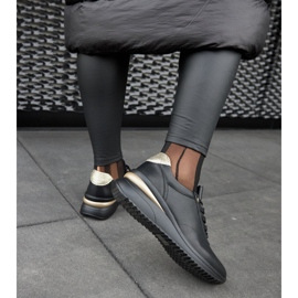 Baskets compensées en cuir noir par Federico 1