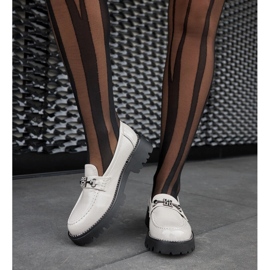 Mocassins vernis gris avec strass 1