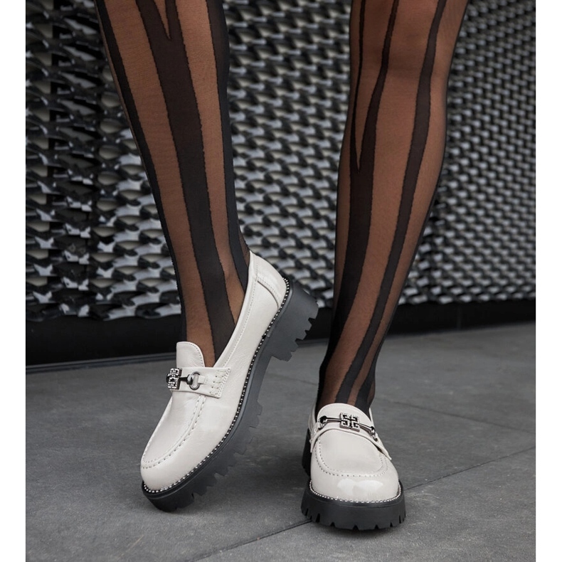 Mocassins vernis gris avec strass 1