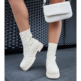 Bottines beiges à tige chaussette par Arlington 1 Bottines beiges à tige chaussette par Arlington 1