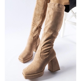 Bottes chaudes beiges sur un talon massif Fantino 1 Bottes chaudes beiges sur un talon massif Fantino 1