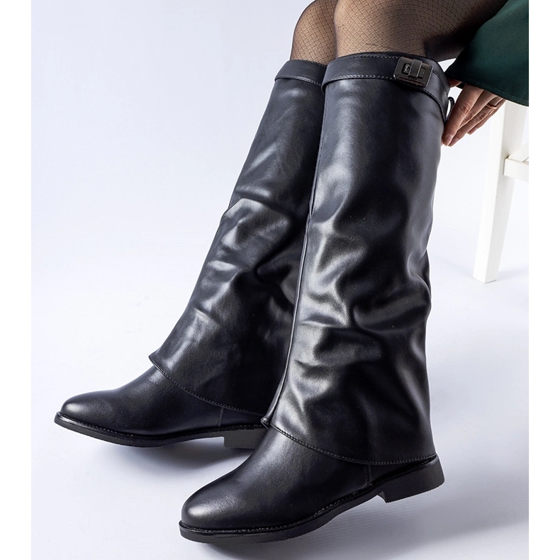 Bottes isolées noires avec coin caché Mia 2