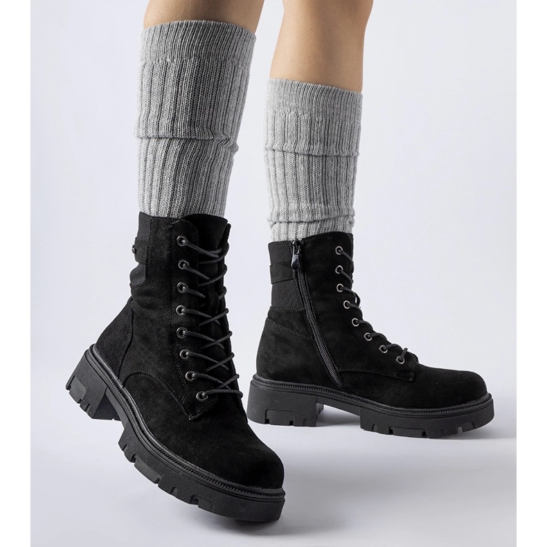 Bottes noires en éco-daim légèrement isolées par Cunha le noir 1 Bottes noires en éco-daim légèrement isolées par Cunha le noir 1