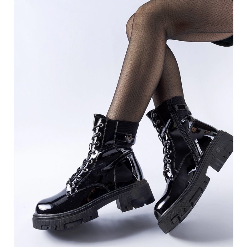 Bottines Cunha vernies noires légèrement isolées le noir 1 Bottines Cunha vernies noires légèrement isolées le noir 1