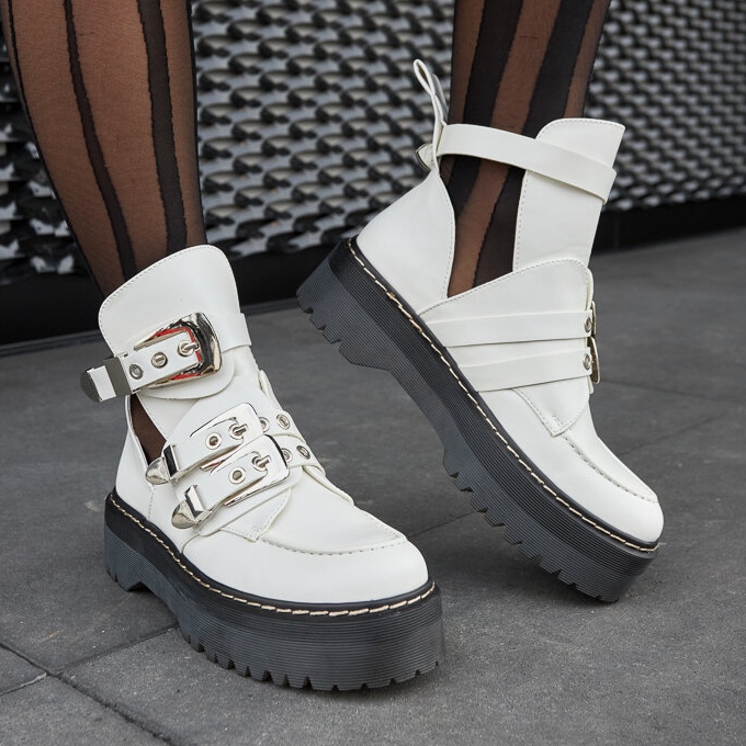 Bottines blanches sur la plateforme Lograto 1