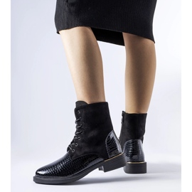 Bottines Rosetta isolées vernies noires le noir 1
