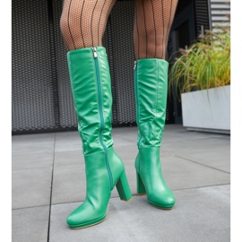 Bottes à talons hauts vertes par Strother 1