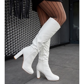 Bottes à talons blanches par Strother 2