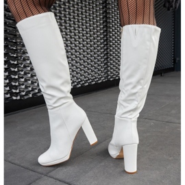 Bottes à talons blanches par Strother 4